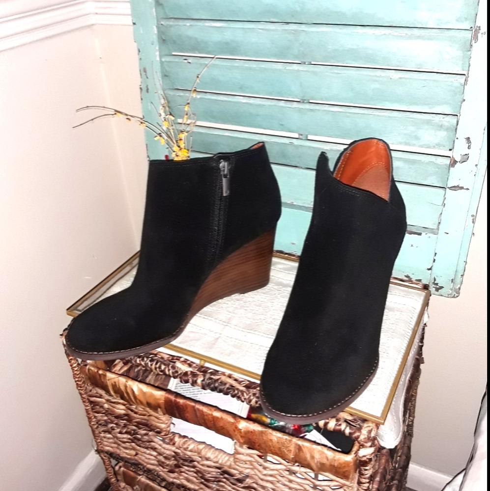 Lucky Brand Yakeena Leather Wedge Booties